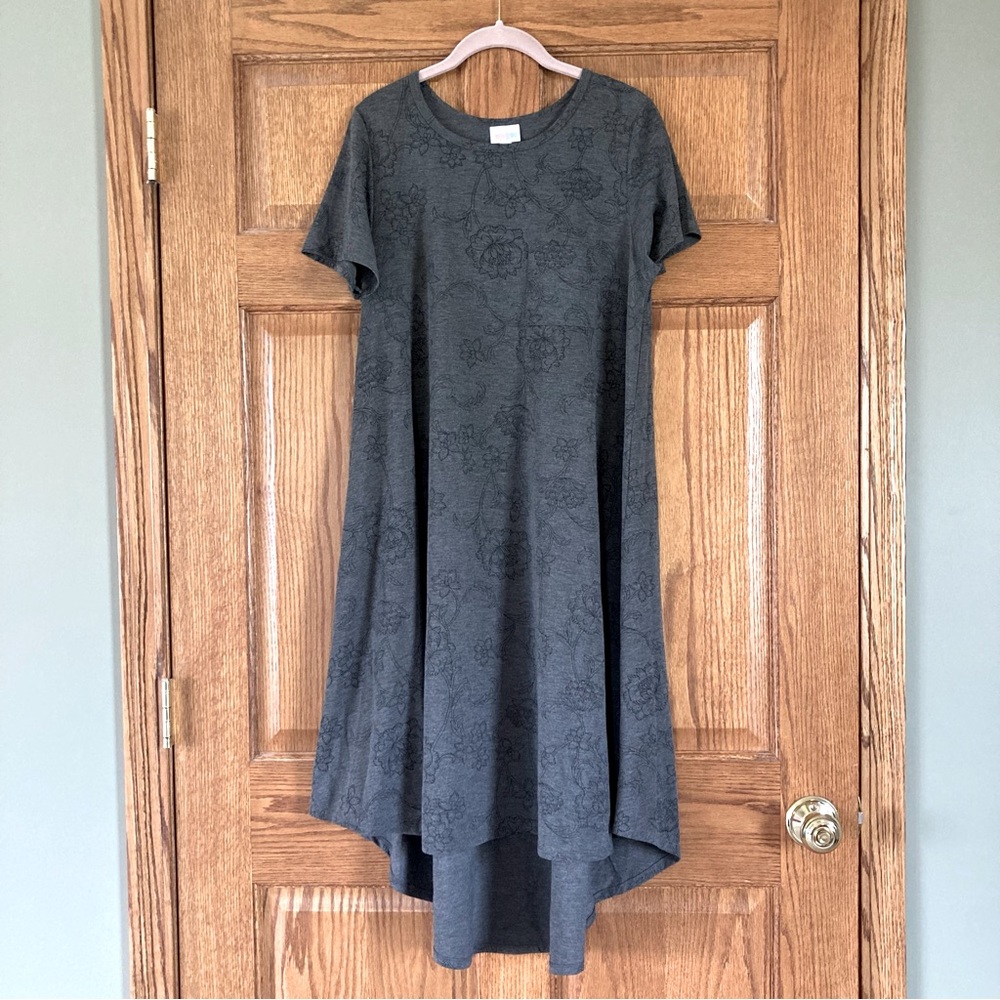 5/$15 LuLaRoe Gray & Black Floral High-Low Carly Dress Small